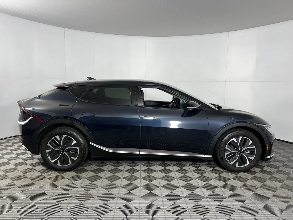 2024 Kia EV6 Light photo 2