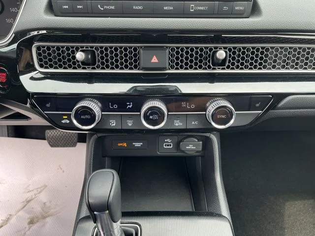 Used 2023 White Honda EX-L image 19