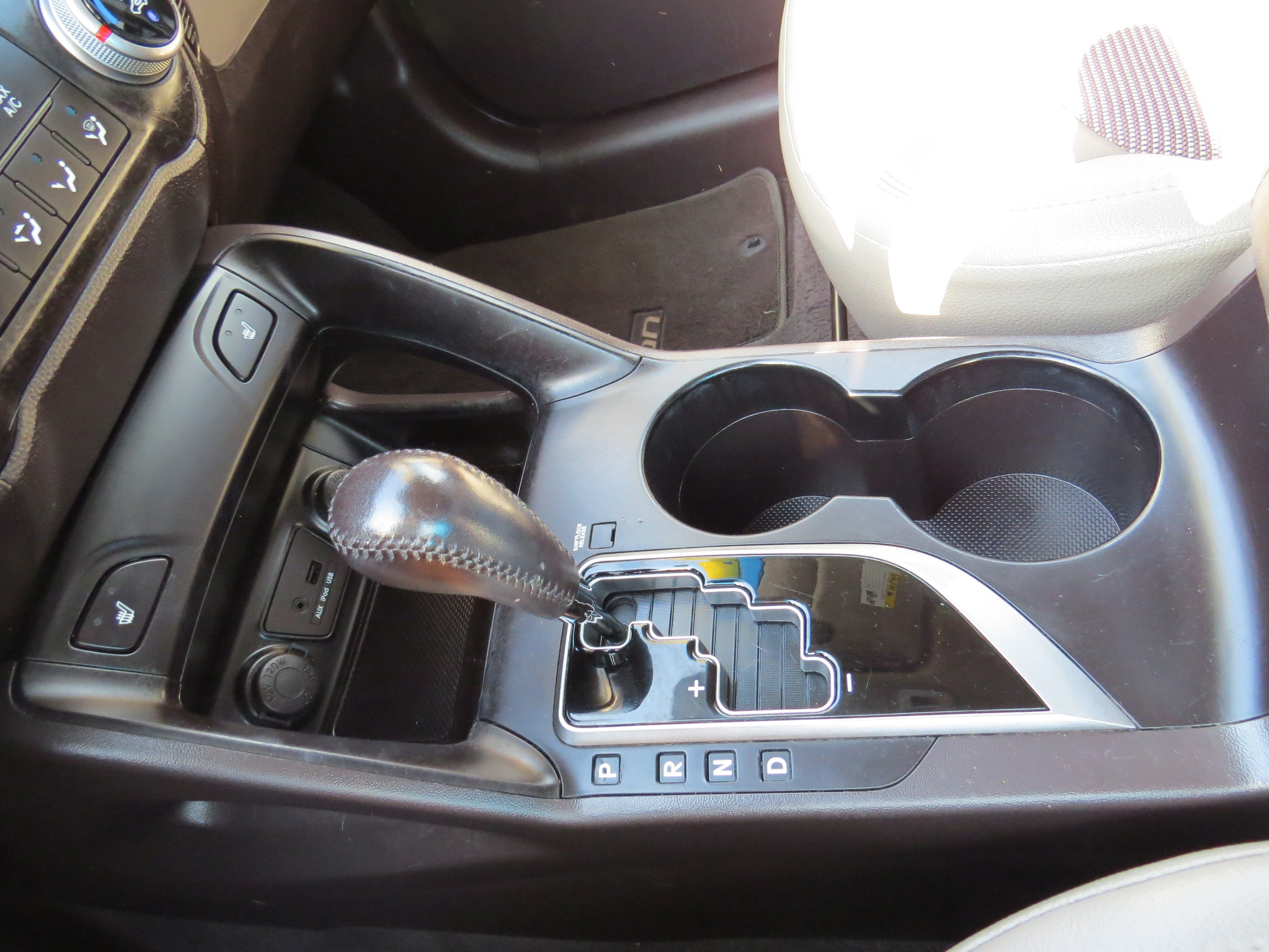 Used 2013 Ash Black Hyundai GLS image 17
