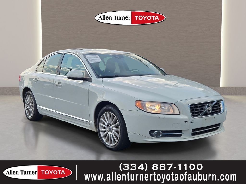 Used 2012 White Volvo 3.2 image 1