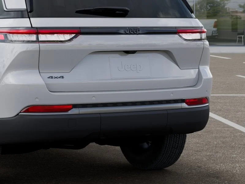 New 2026 Bright White Clear-Coat Exterior Paint Jeep Altitude image 39