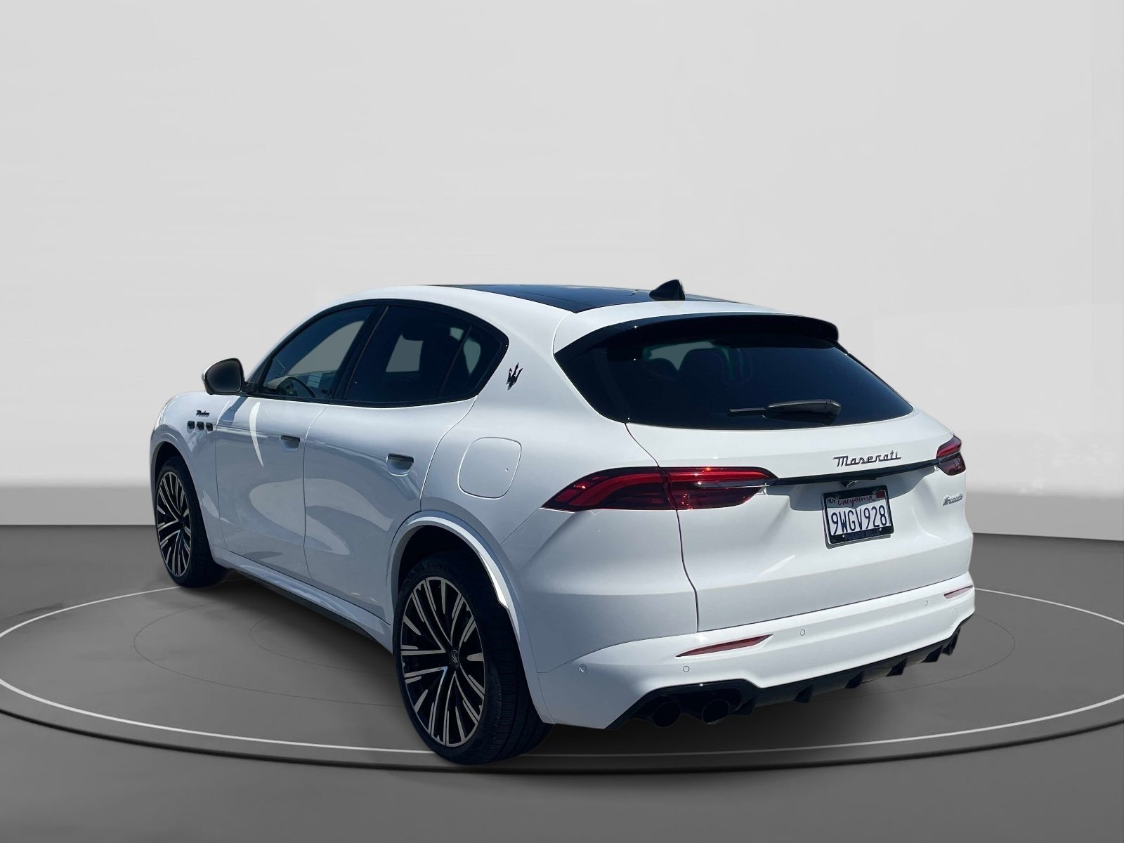 Used 2025 Bianco Maserati Modena image 4