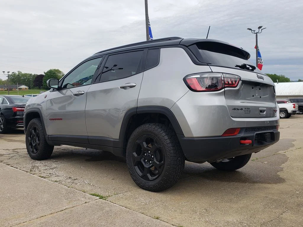 Certified Used 2023 Billet Silver Metallic Clearcoat Jeep Trailhawk image 6