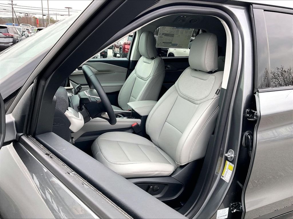 New 2026 Gray Metallic Ford Active image 11