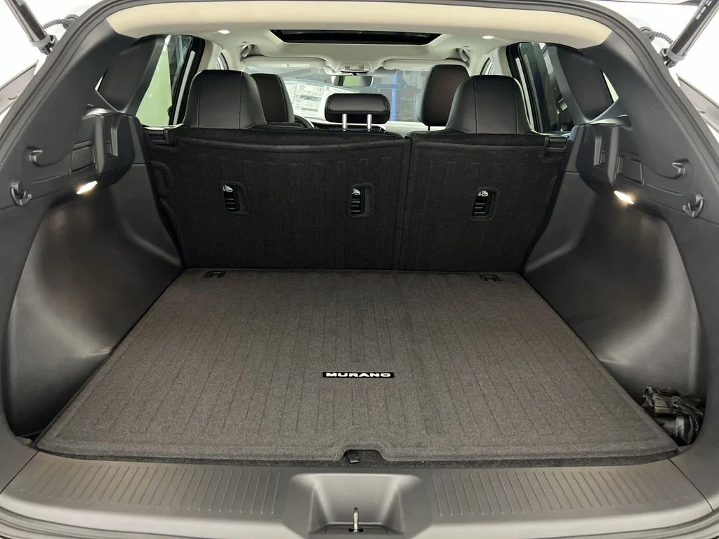 New 2026 White Nissan SL image 21
