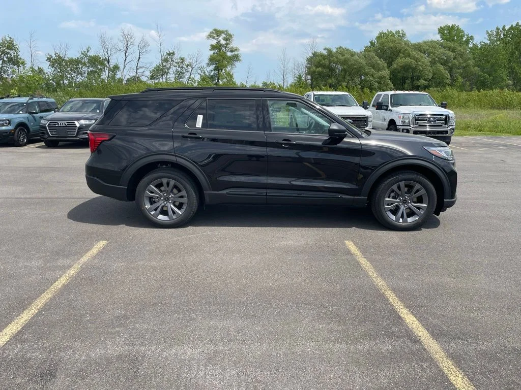 Used 2026 Black Ford Active image 4