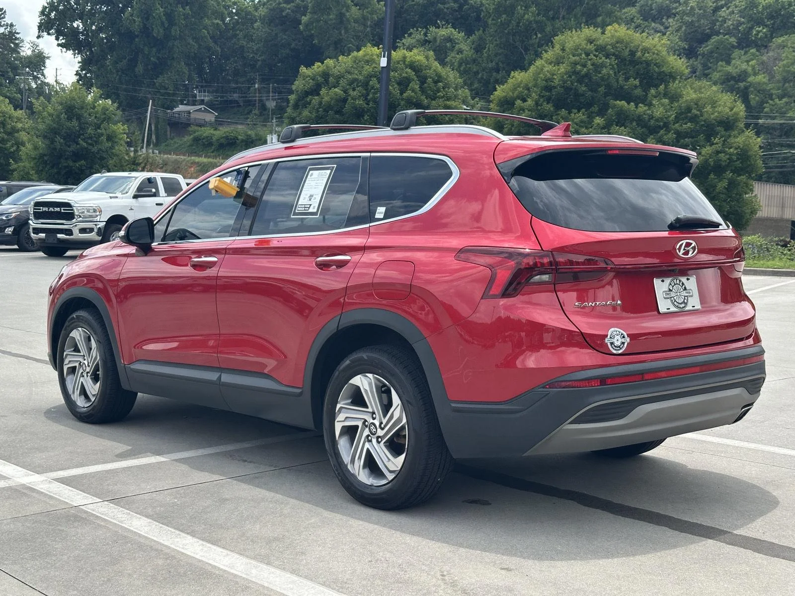 Used 2023 Calypso Red Hyundai SEL image 5