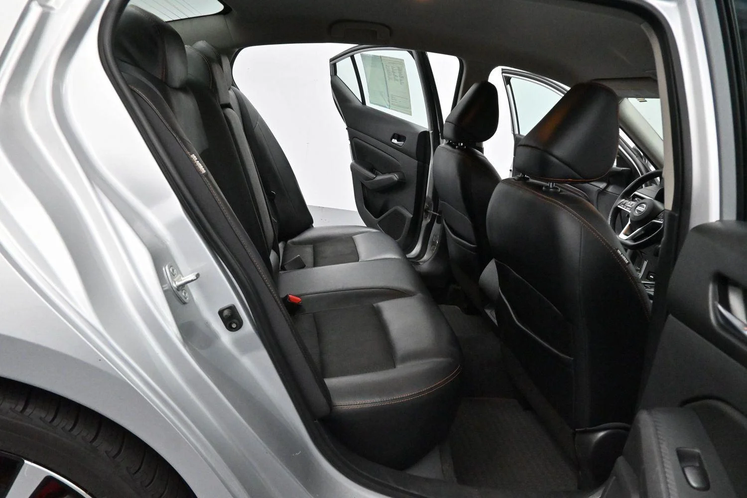 Used 2020 Brilliant Silver Metallic Nissan 2.5 SR image 29