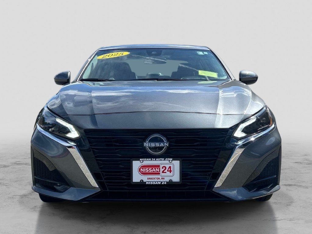 Used 2025 Gray Nissan 2.5 SV image 8