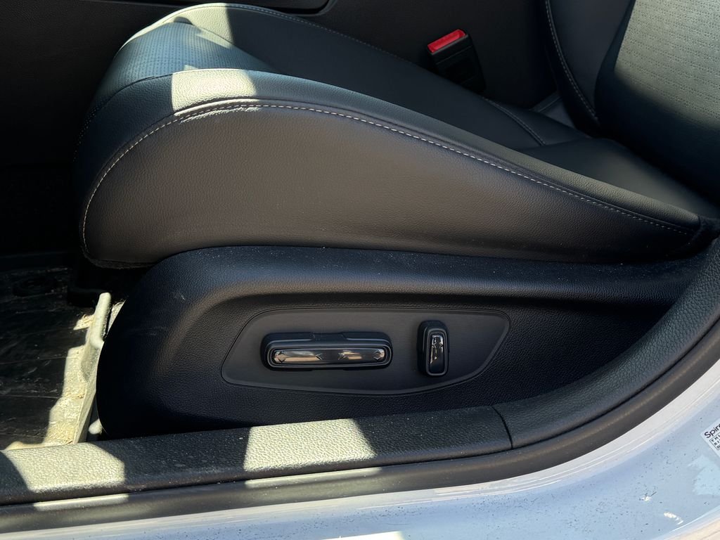 2024 Honda Civic Hatchback EX-L - Photo 23