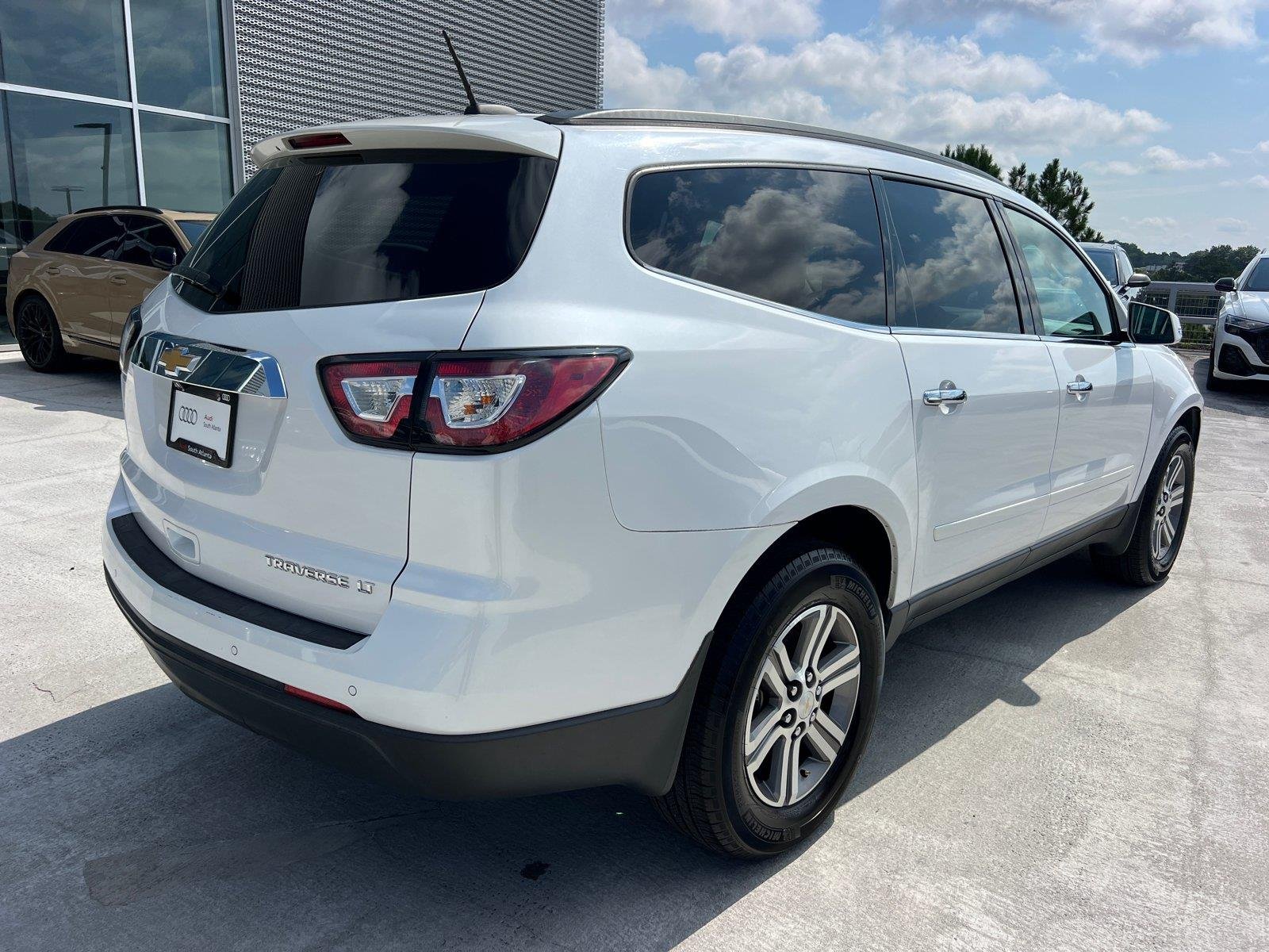 Used 2016 Iridescent Pearl Tricoat Chevrolet LT image 5