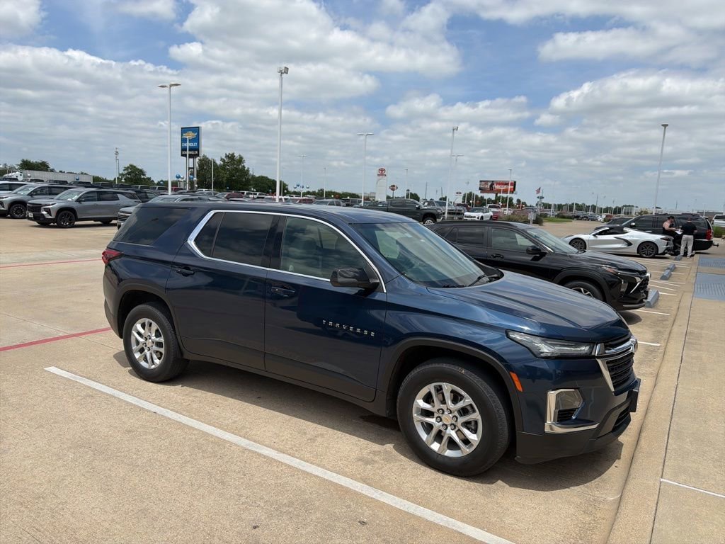 2023 Chevrolet Traverse FWD LS's photo