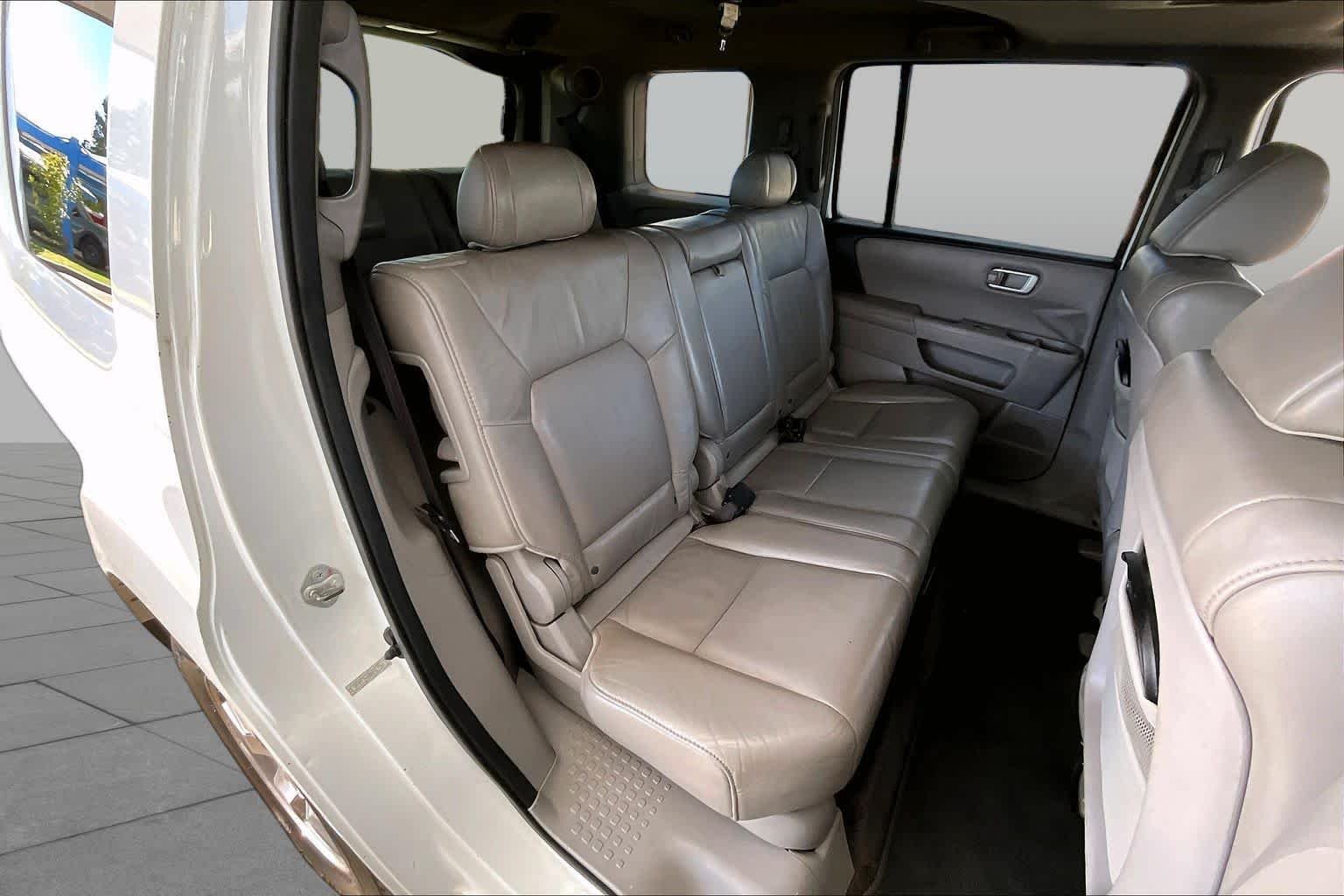 Used 2011 Taffeta White Honda EX-L image 18