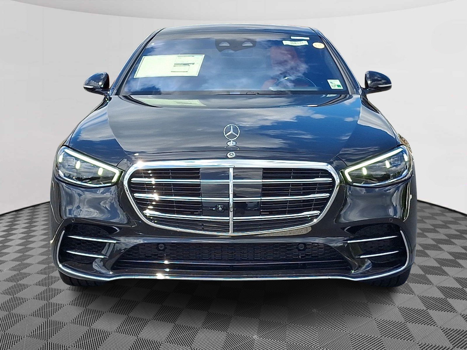 New 2026 Obsidian Black Metallic Mercedes-Benz S 580 image 2