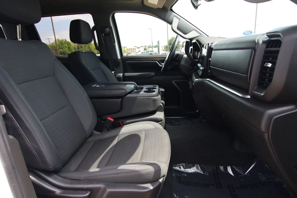 Used 2026 White Chevrolet RST image 9
