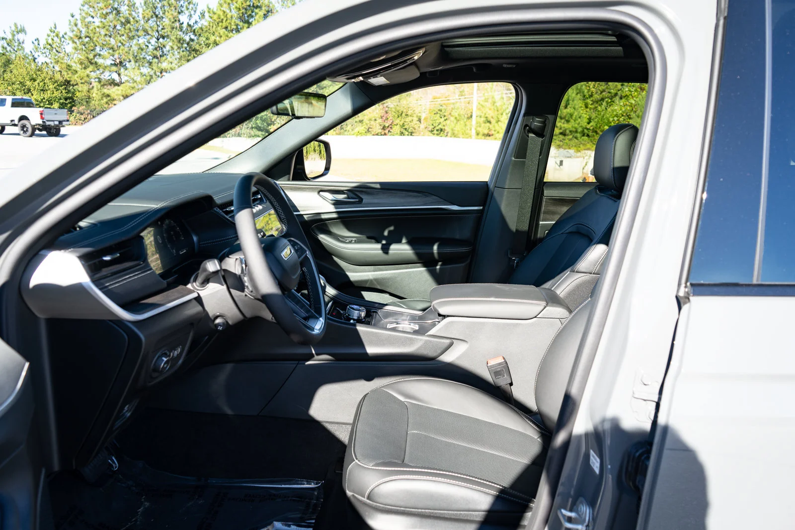 New 2027 Gray Jeep Limited Reserve image 14
