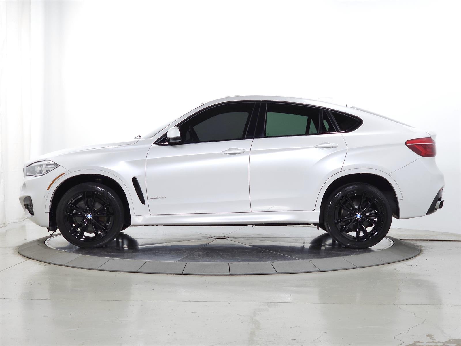 Used 2019 White BMW xDrive35i image 5