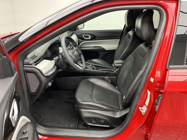 Used 2023 Redline Pearlcoat Jeep Limited image 3