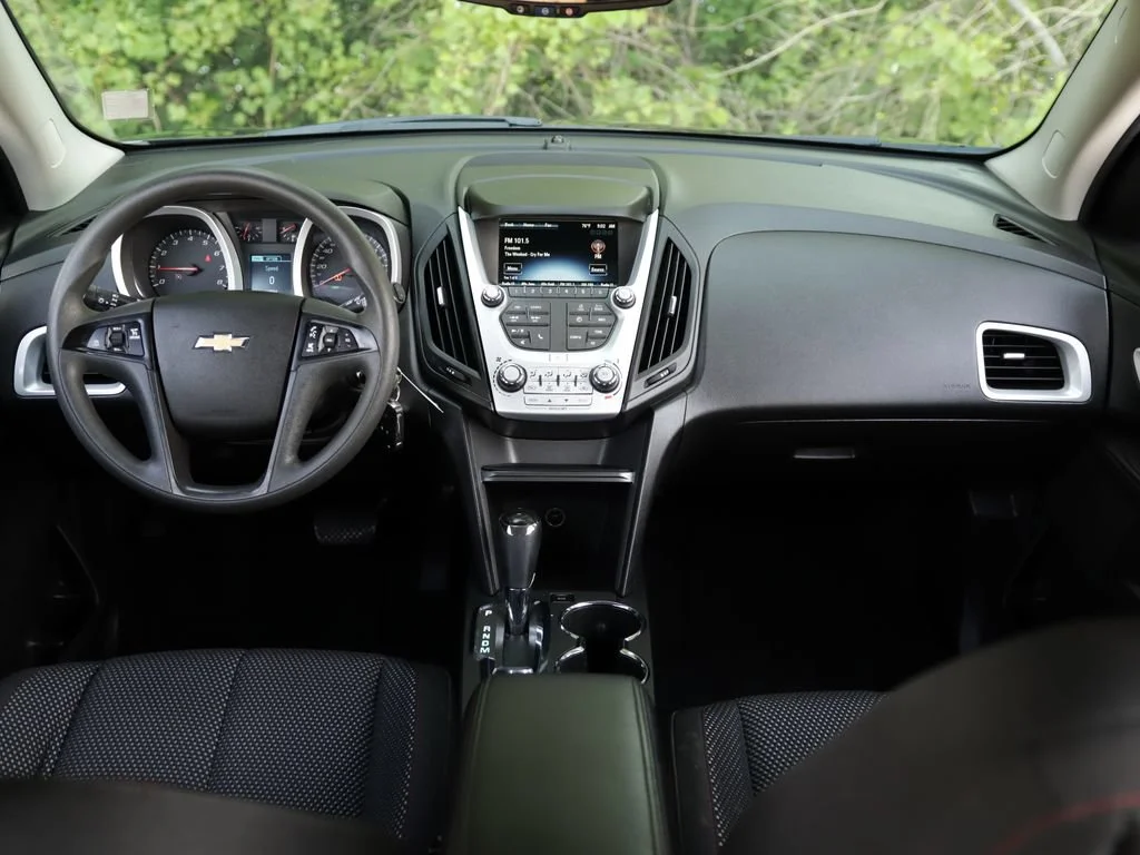 Used 2016 BLUE VELVET METALLIC Chevrolet LS image 18