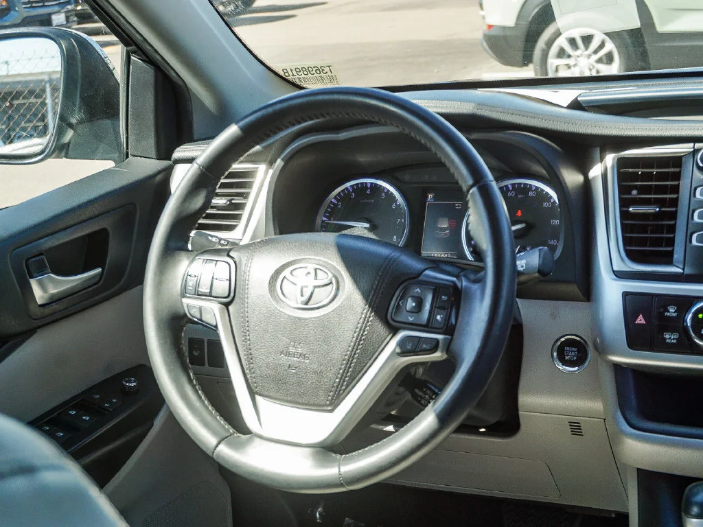Used 2019 Black Toyota XLE image 16