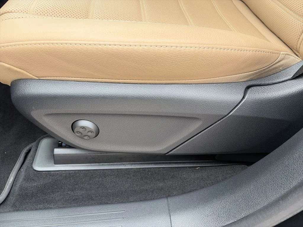 Used 2025  Mercedes-Benz GLE 350 image 12