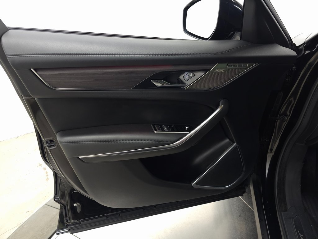 2022 JAGUAR F-PACE - Image 14