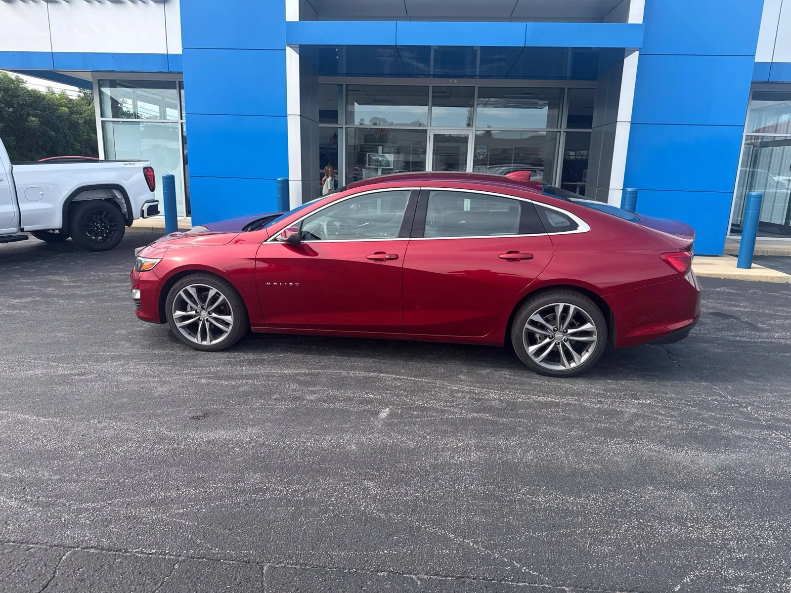 Used 2025 Radiant Red Tintcoat Chevrolet 1LT image 4
