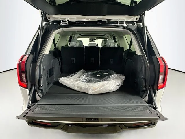 New 2027 Star White Metallic Tri-Coat Ford Platinum image 25