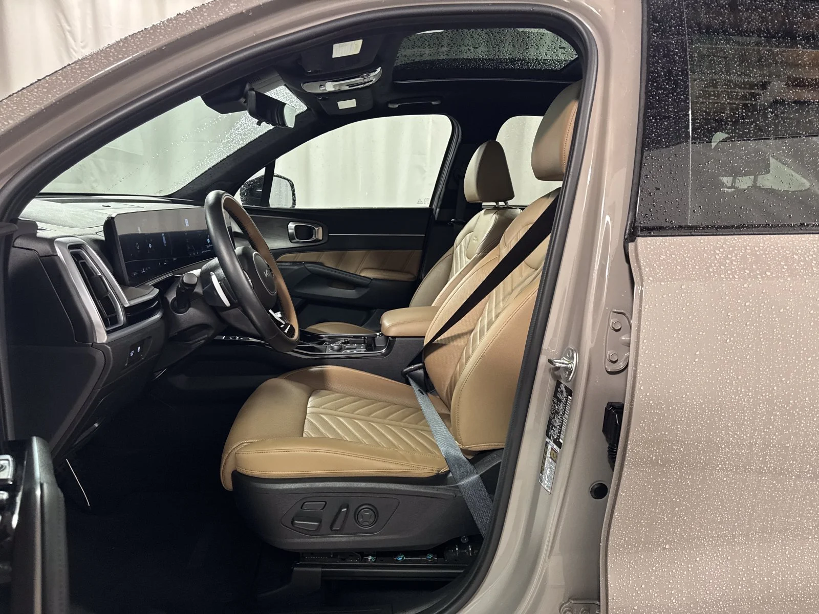 Used 2024 Brown Kia X-Pro SX Prestige image 3