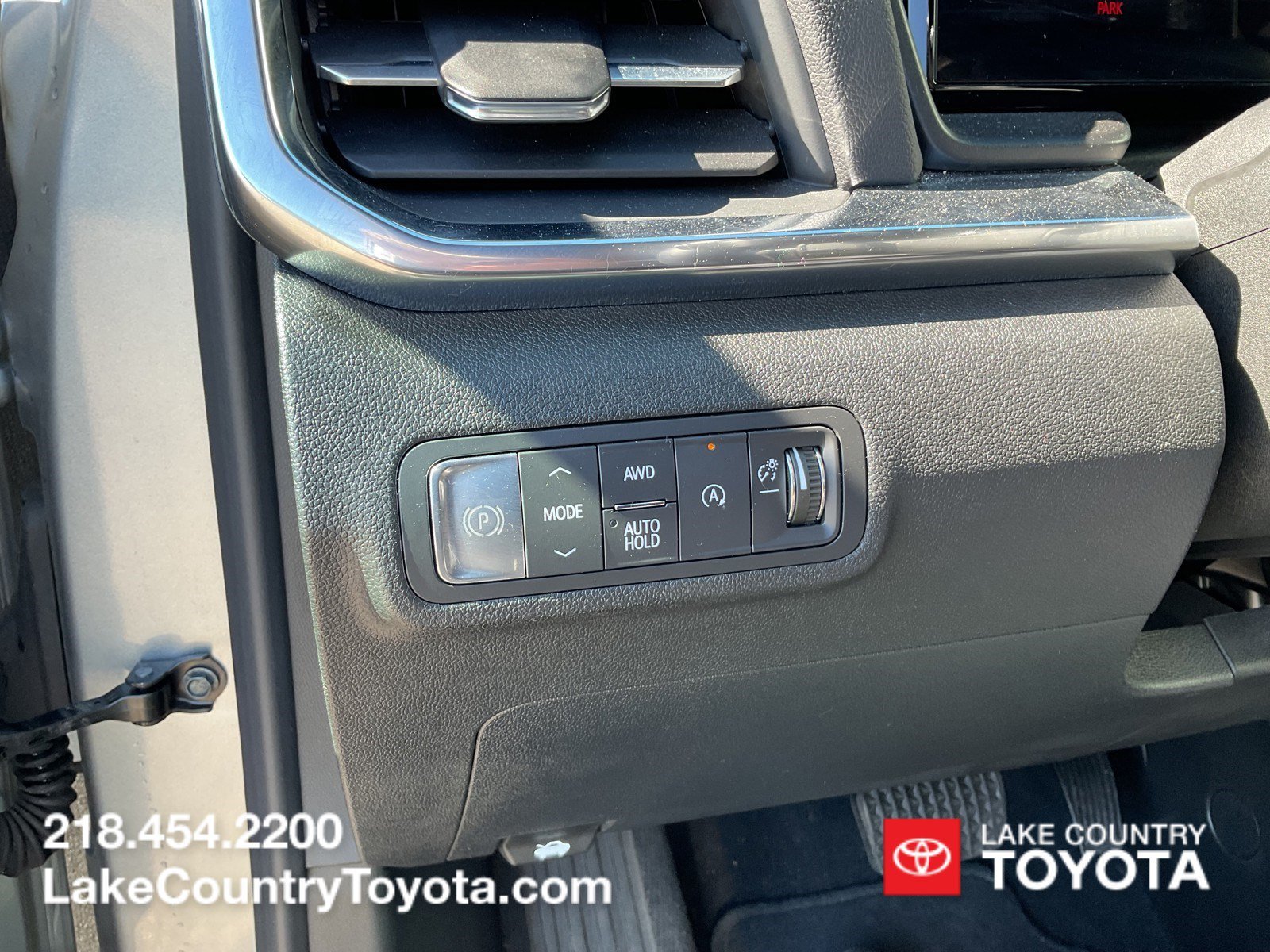 Used 2025 Graphite Gray GMC Elevation image 30