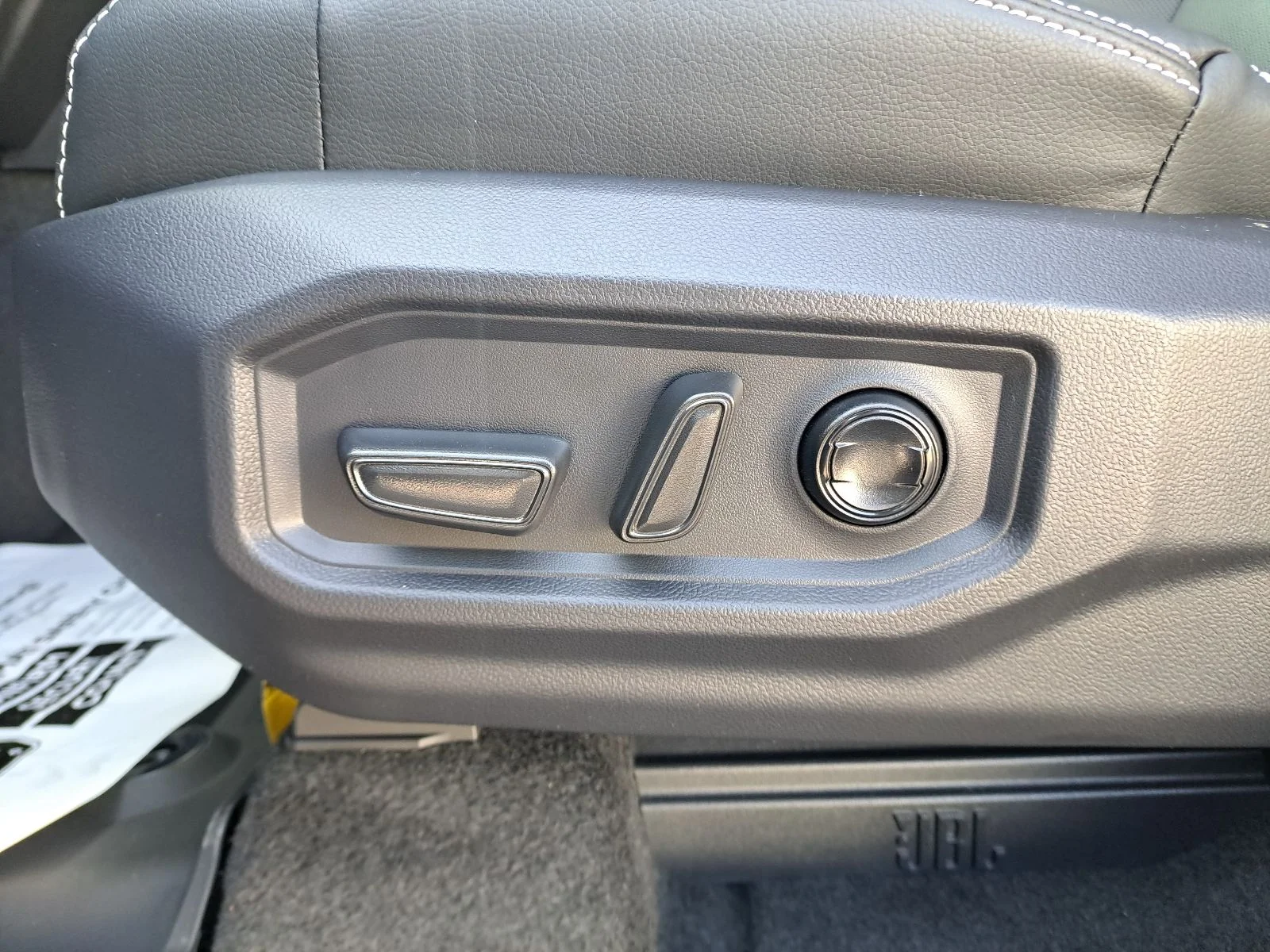2026 Toyota Tundra Limited - Photo 21