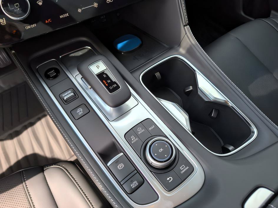 New 2027 Mineral Black INFINITI SPORT image 19