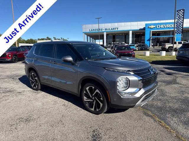 2023 Mitsubishi Outlander SE