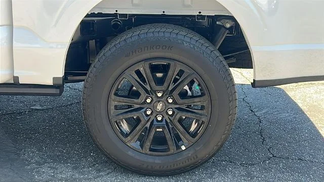 New 2026 Star White Metallic Tri-Coat Ford Platinum® image 28