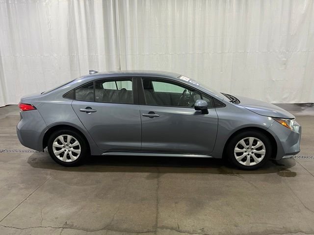 Certified Used 2025  Toyota LE image 3