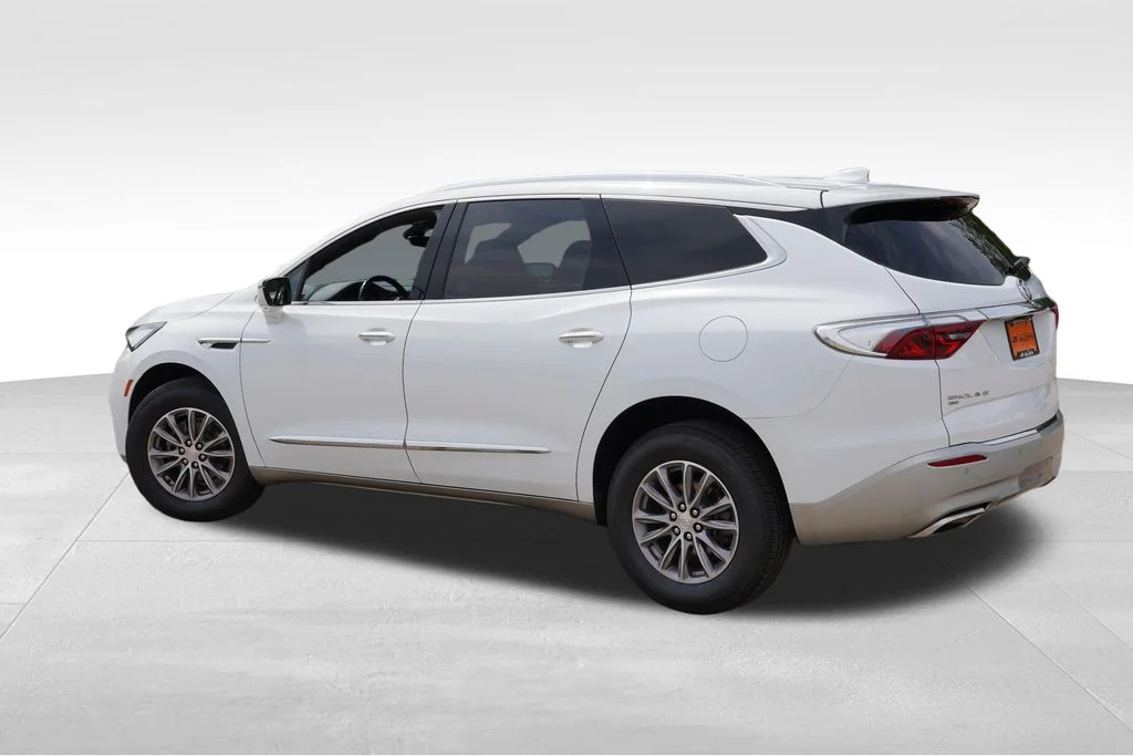 Used 2022 Summit White Buick Premium Group image 8