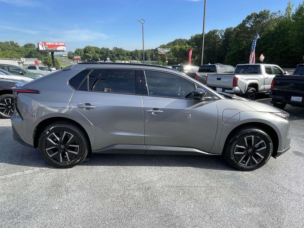 New 2026 Heavy Metal Toyota XLE image 2