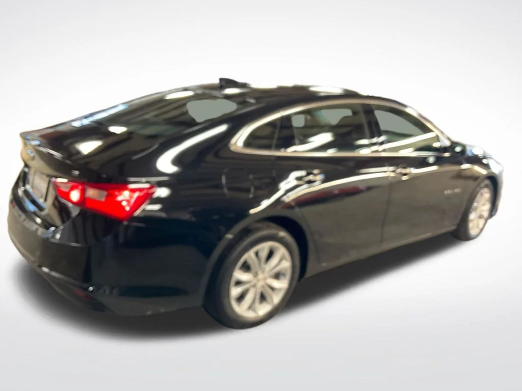 Used 2025 Black Chevrolet LT image 5