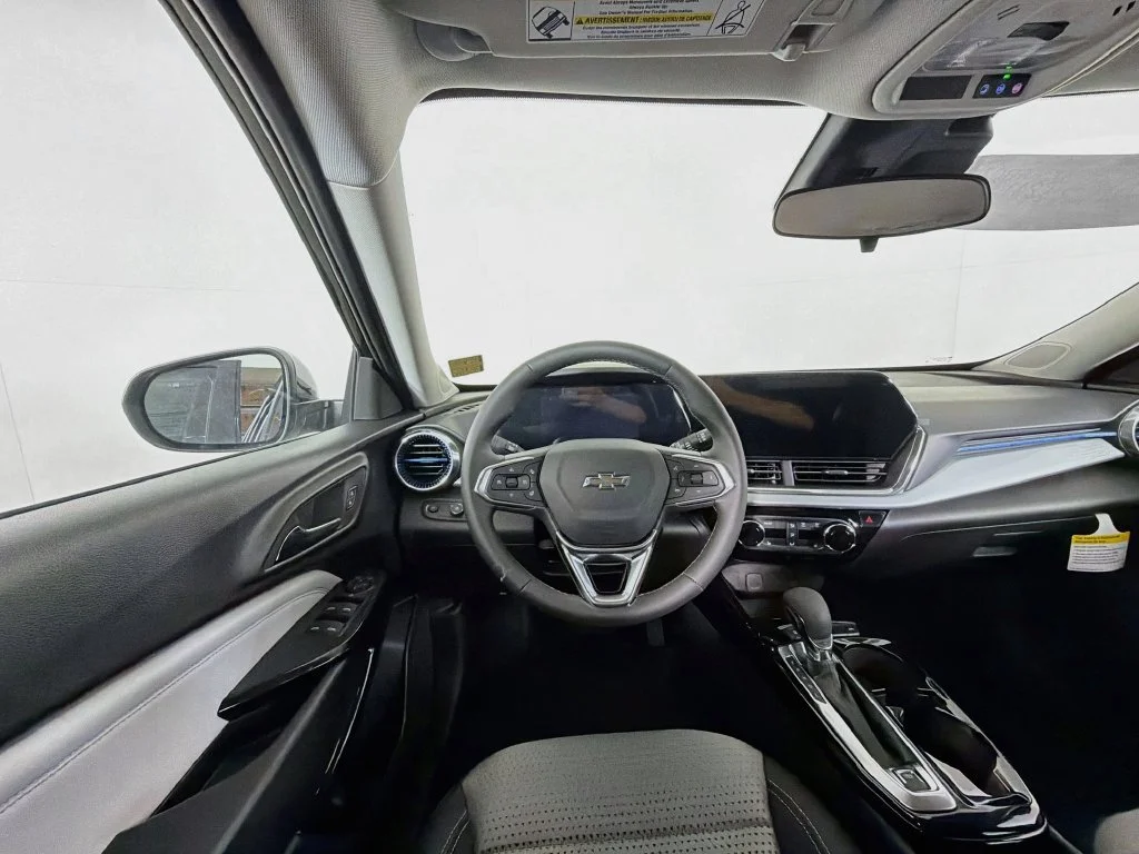 New 2026 Mosaic Black Metallic Chevrolet LT image 19