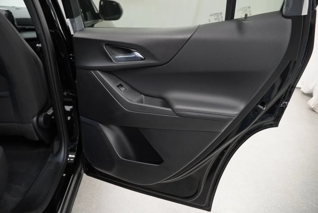 2027 Chevrolet Equinox LT - Photo 25