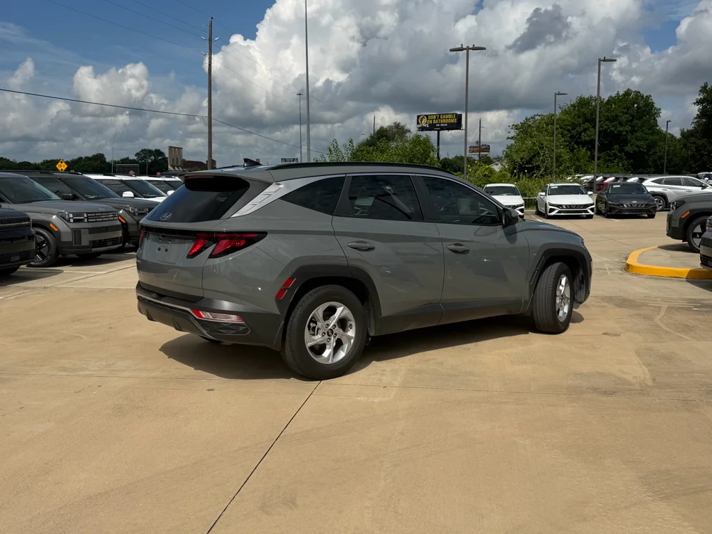 Used 2024 Hampton Gray Hyundai SEL image 6