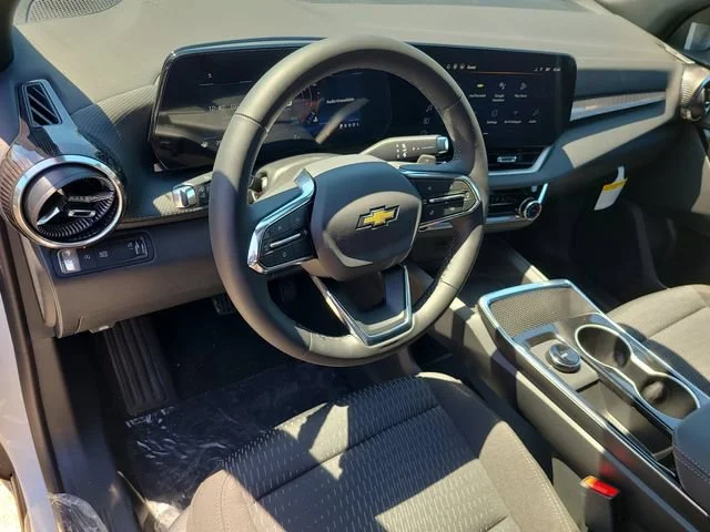New 2026 Summit White Chevrolet LT image 31