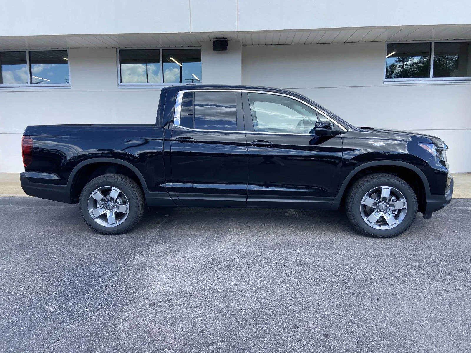 New 2026 Crystal Black Pearl Honda RTL AWD image 2
