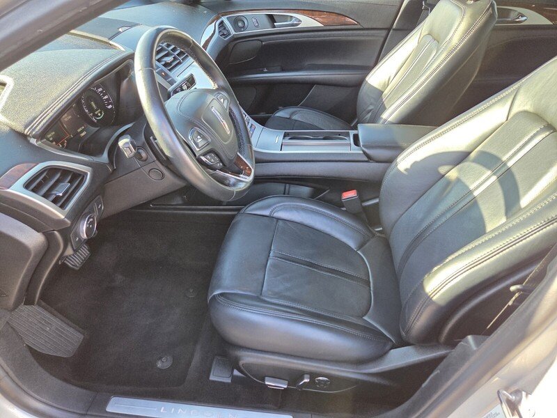 Used 2019 Silver Lincoln Reserve image 14