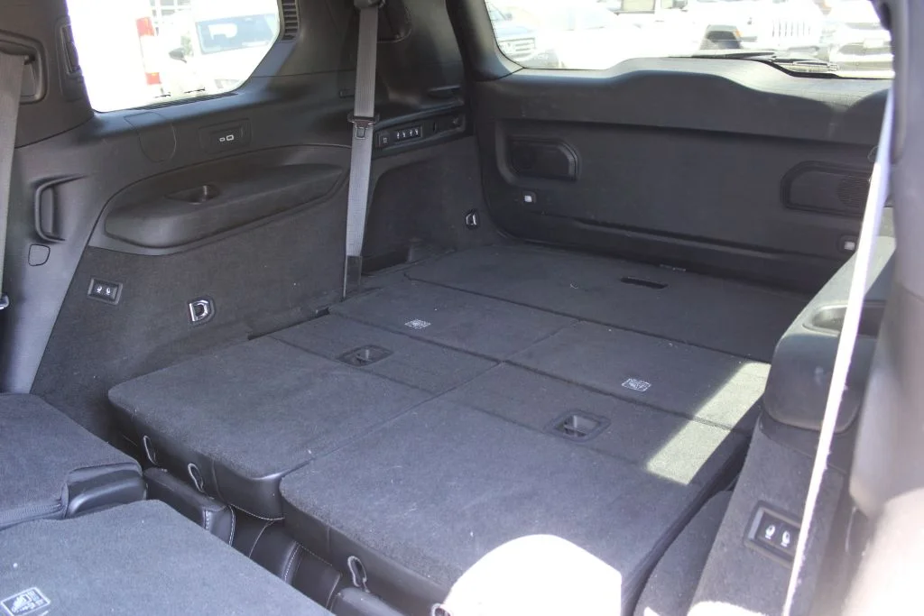 Used 2021 Silver Jeep Overland image 18