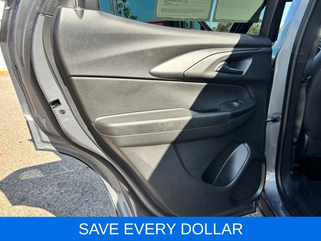 Used 2022 Gray Chevrolet ACTIV image 17