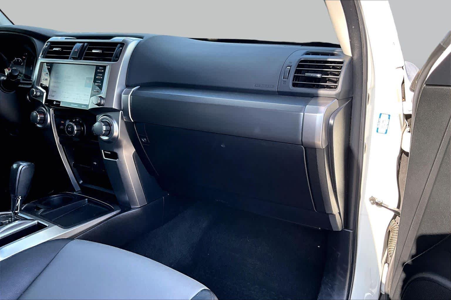 Used 2022 White Toyota SR5 Premium image 17