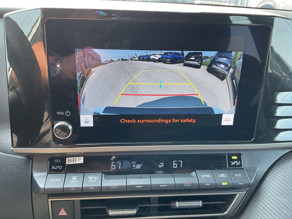 Used 2025 Ice Cap Toyota SE image 18