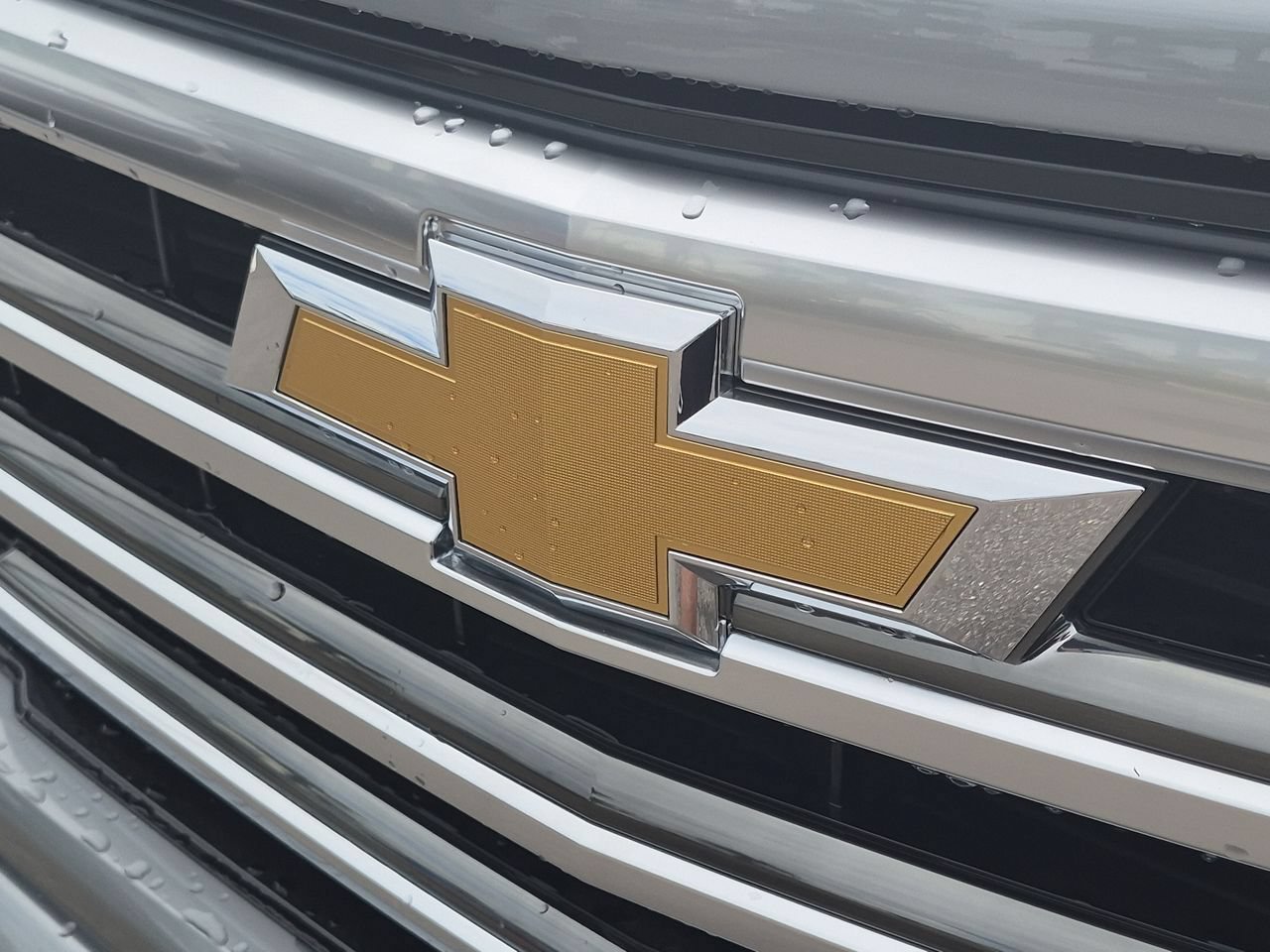 New 2026 Sterling Gray Metallic Chevrolet High Country image 30