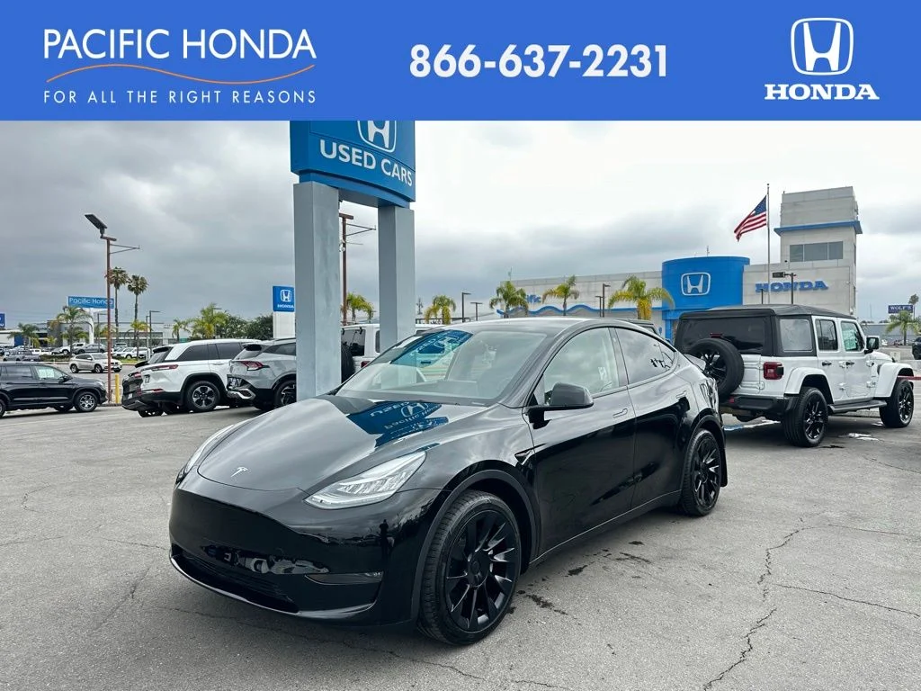 2023 Tesla Model Y Long Range Dual Motor All-Wheel Drive's photo